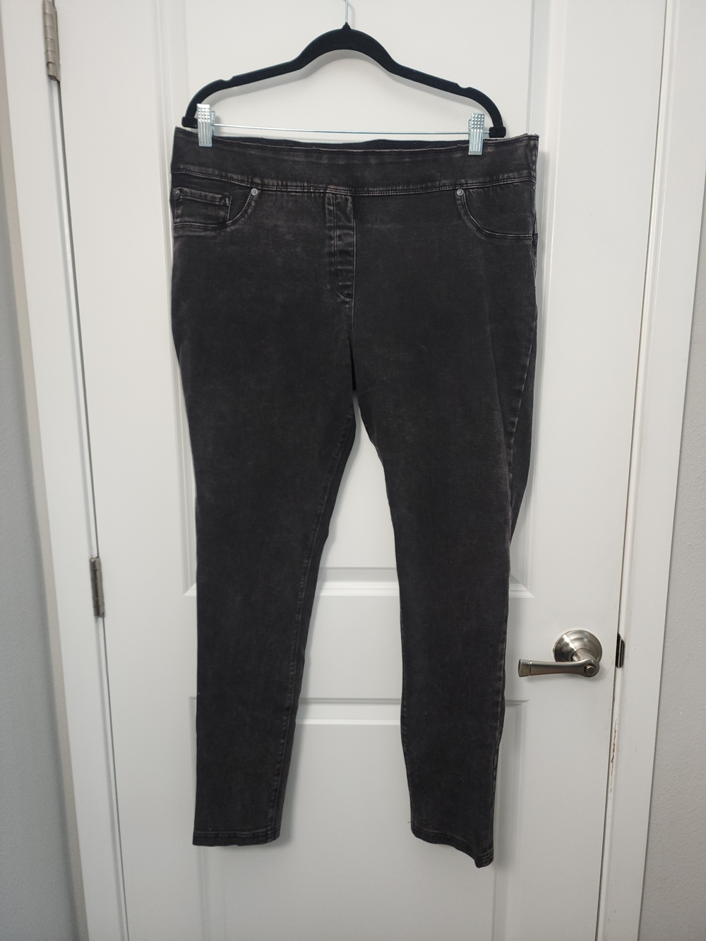 Peter Nygard Women's Washed Black Luxe Denim Skinny Jeans